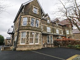 Hunter's Lodge