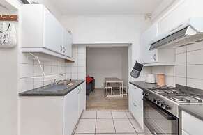 Peaceful 1BD Flat w/ Private Gardenrondebosch