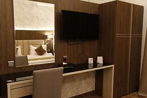 Dan Golden Hotel & Lounge