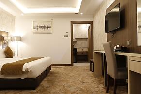 Dan Golden Hotel & Lounge