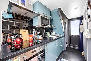Brighton Water Cabin With Free Parking