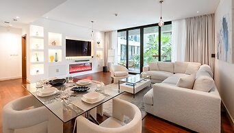 Trendy City Walk Living w Pool View Balcony