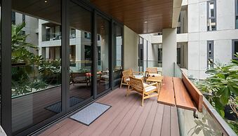 Trendy City Walk Living w Pool View Balcony