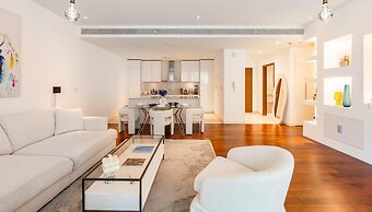 Trendy City Walk Living w Pool View Balcony