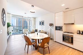 Modern 1BR 15th Floor Palace Residence
