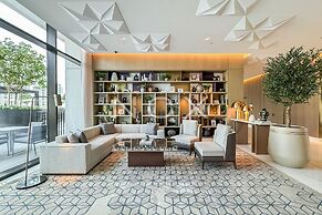 Modern 1BR 15th Floor Palace Residence