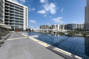 Modern 1BR 15th Floor Palace Residence