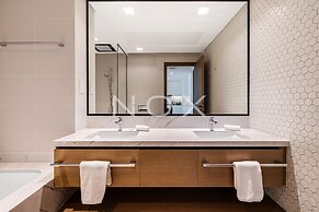 Modern 1BR 15th Floor Palace Residence