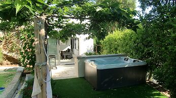 Casa Louise Suites and Spas