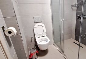 18th Floor Luxury Condo With Pool