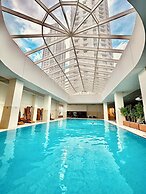 18th Floor Luxury Condo With Pool