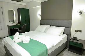 Aybek Ratio Hotel