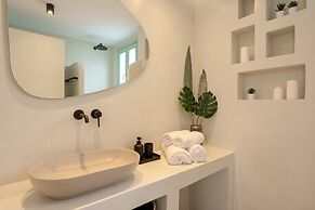 Sugarwhite Suites
