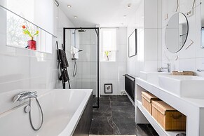 Luxurious Apartment in a Historical Monument