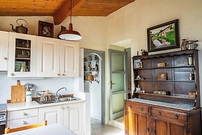 House - Sleeps 5, Scenic Views, Fireplace & Garden