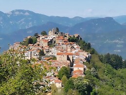 House - Sleeps 5, Scenic Views, Fireplace & Garden