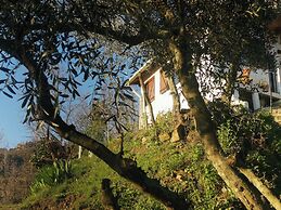 House - Sleeps 5, Scenic Views, Fireplace & Garden