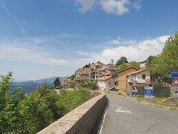 House - Sleeps 5, Scenic Views, Fireplace & Garden
