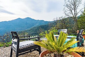 House - Sleeps 5, Scenic Views, Fireplace & Garden