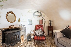 House - Sleeps 5, Scenic Views, Fireplace & Garden
