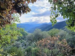 House - Sleeps 5, Scenic Views, Fireplace & Garden