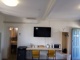 Billabong Motel