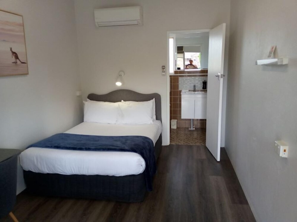 Billabong Motel