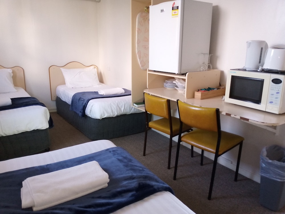 Billabong Motel