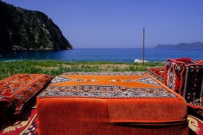 Glamping Canvas Butterfly Valley