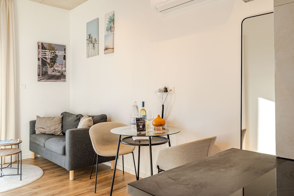 Yamas Urban Living Platinum Key