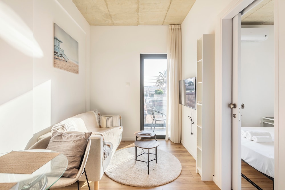 Yamas Urban Living Platinum Key
