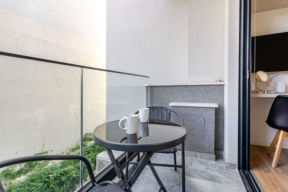 Yamas Urban Living Platinum Key