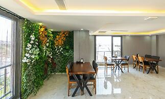 Meyzi Hotel