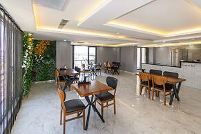 Meyzi Hotel