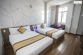 Purple Star Hotel