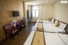 Purple Star Hotel
