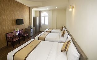 Purple Star Hotel