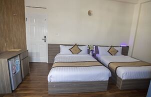 Purple Star Hotel