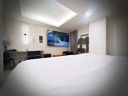 Bluebird Hotel