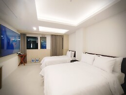 Bluebird Hotel