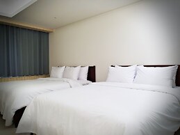 Bluebird Hotel