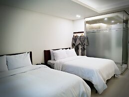 Bluebird Hotel