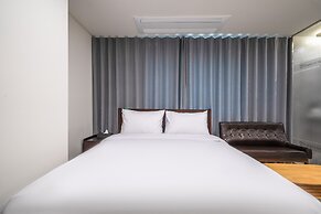 Bluebird Hotel