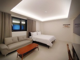 Bluebird Hotel