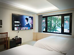 Bluebird Hotel