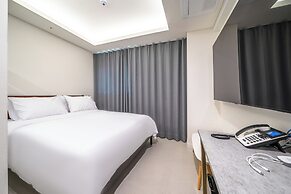 Bluebird Hotel