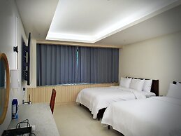Bluebird Hotel