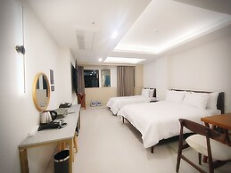 Bluebird Hotel