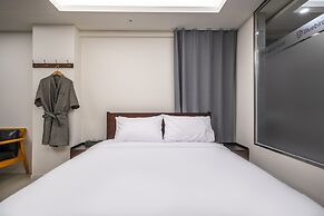 Bluebird Hotel