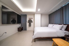 Bluebird Hotel